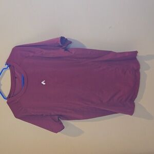 Men's Alphalete tee. Size large, burgundy.